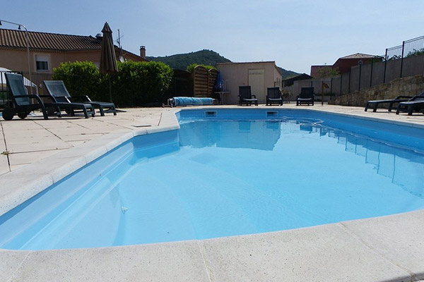 piscine hôtel les châtaigniers à Privas - votre hébergement pour le séjour vélo castagnades