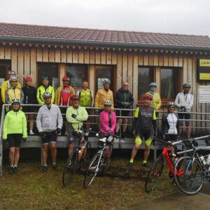 séjour vélo Myrtilles juin 2021 - photo de groupe au départ