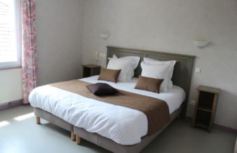 hotel04-1-340x220