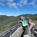 pause au belvédère de la vallée de l'Eyrieux - séjour vélo Castagnades